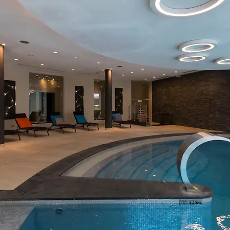 First Cap - Luxury 1br With Terrace In The Prestigious Development Of The French Riviera Антіб