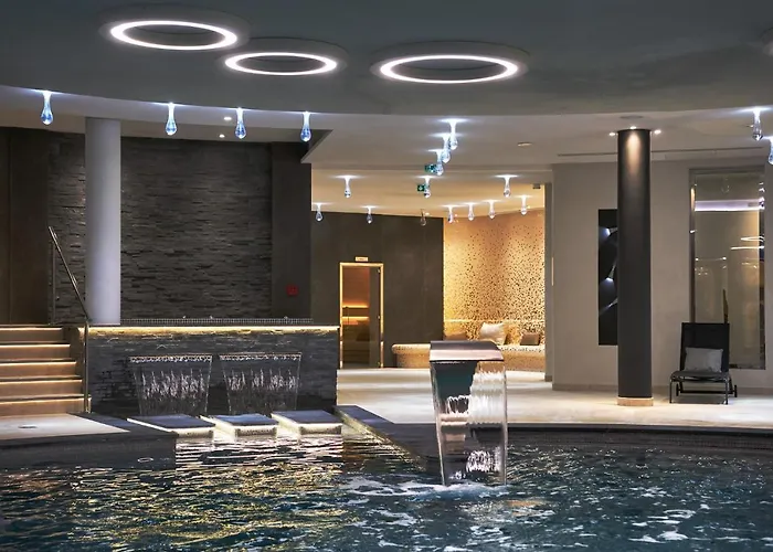 First Cap - Luxury 1br With Terrace In The Prestigious Development Of The French Riviera * 昂蒂布